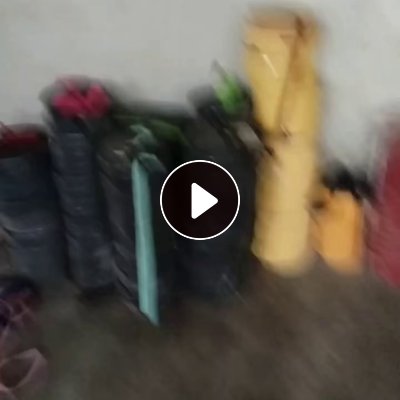 出售各种颜色的布条，从服装厂和自贸厂下来的