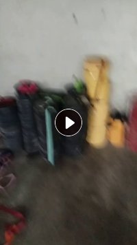 出售各种颜色的布条，从服装厂和自贸厂下来的