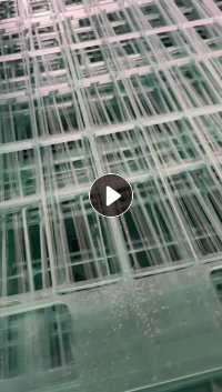 出售PC片材料,PC薄片毛料,上面是有带一层pe膜,可以分离的,月供20吨左右