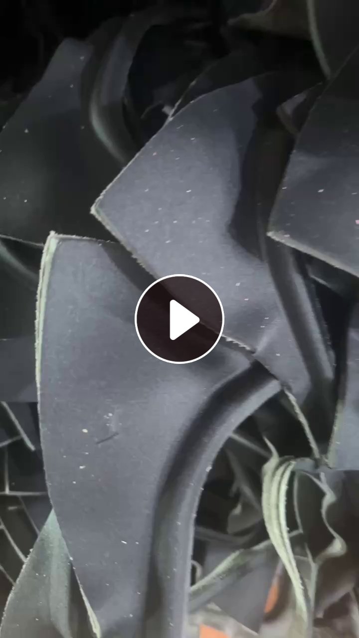 常年出售EVA带布料的边角料，箱包厂下来的，EVA压模厂
