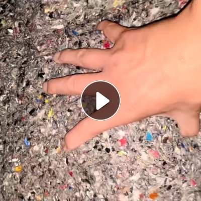 免费送旧衣服破碎料，黑料，现货9.6米一车