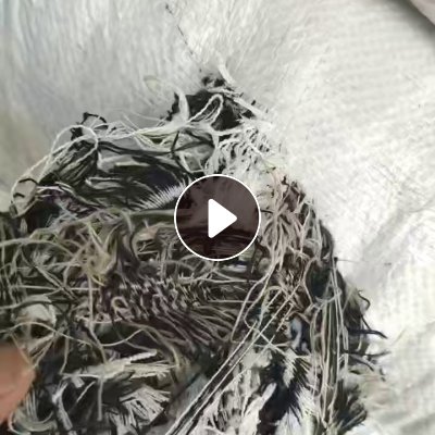 长期出售涤纶布边纱，雪尼尔废纱，有带一条金线，现货有七八吨，货在浙江湖州