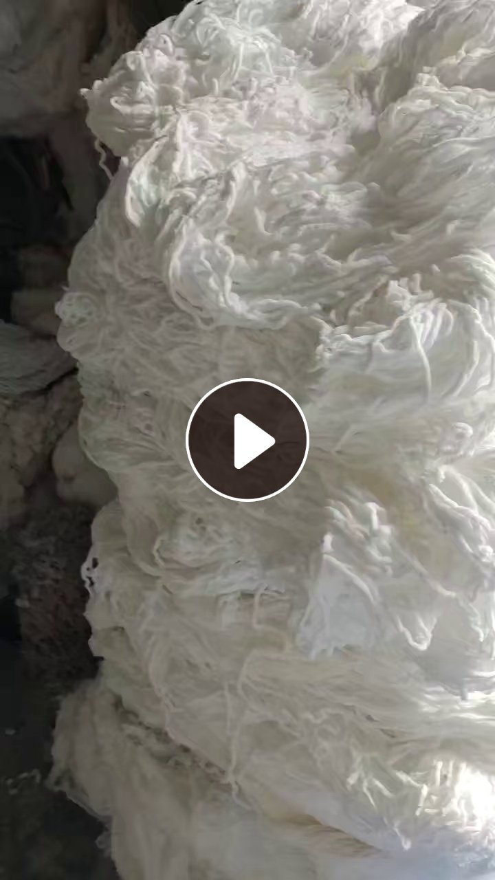 长期出售涤纶废丝涤纶水丝，印染厂下来的，没有什么水分，每个月有几十吨，货在江苏无锡