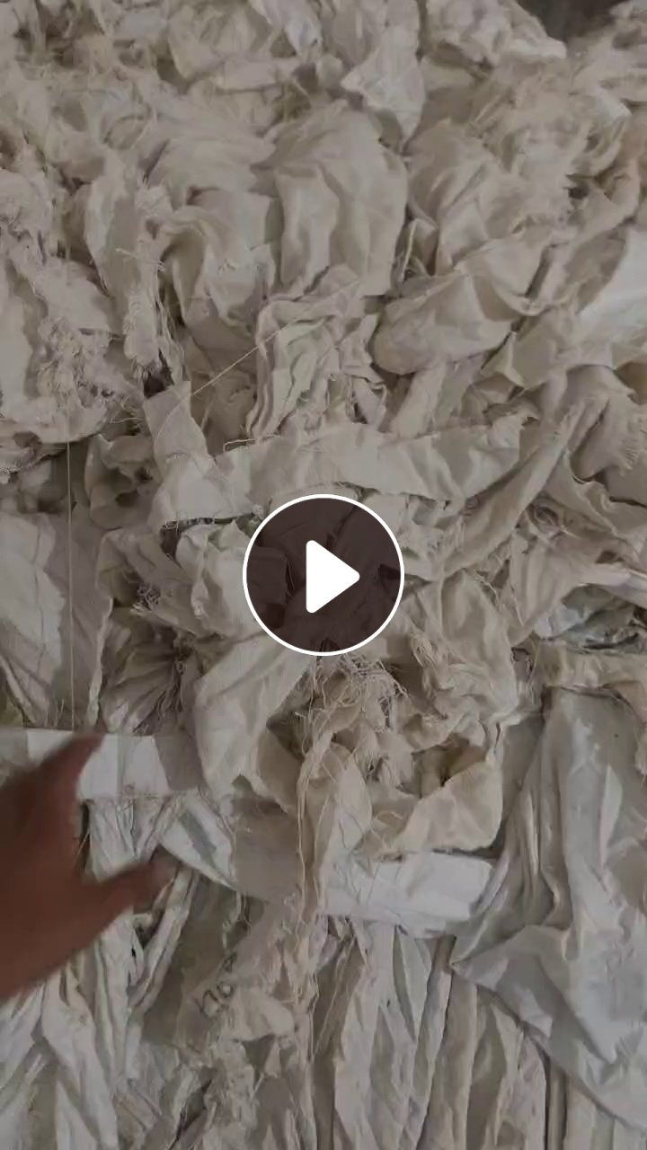 长期出售涤棉开花料，涤纶废布，涤纶废丝，颜色多种，现货有30吨左右，在浙江嘉兴