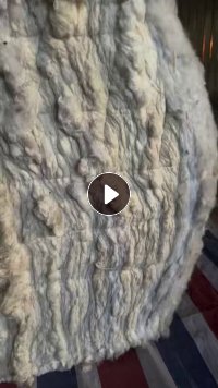 长期出售开松好的杂色丝棉，丝棉下脚料，现货有十来吨，货在安徽六安