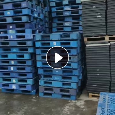 出售PP托盘毛料，有带铁的也有不带铁的，蓝色和黑色两种，有全新的，也有一级料和二级料，月供几十吨