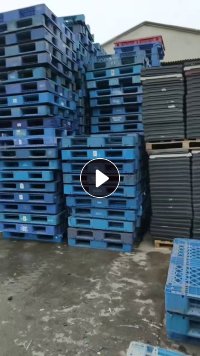 出售PP托盘毛料，有带铁的也有不带铁的，蓝色和黑色两种，有全新的，也有一级料和二级料，月供几十吨