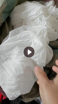 长期出售涤纶废布，衣服里衬，大块布，有白色黑色和灰色，现货有十一二吨，货在河北保定