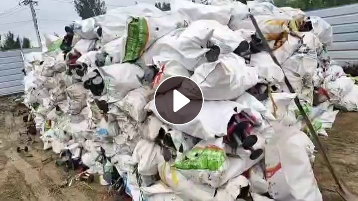 长期出售黑色pc线轴，现货100吨左右