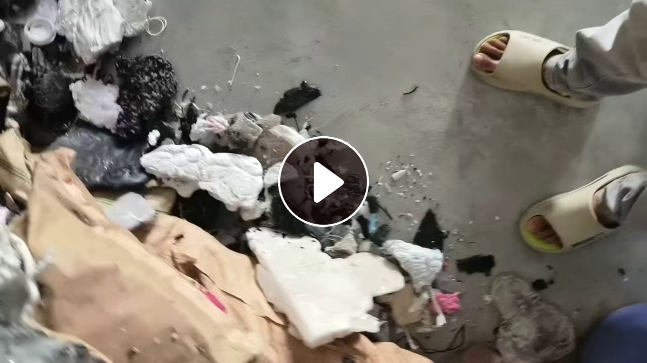 出售机头杂料炼油料，有PP/PE，统货出，出油率4.5/5个，现货2挂车