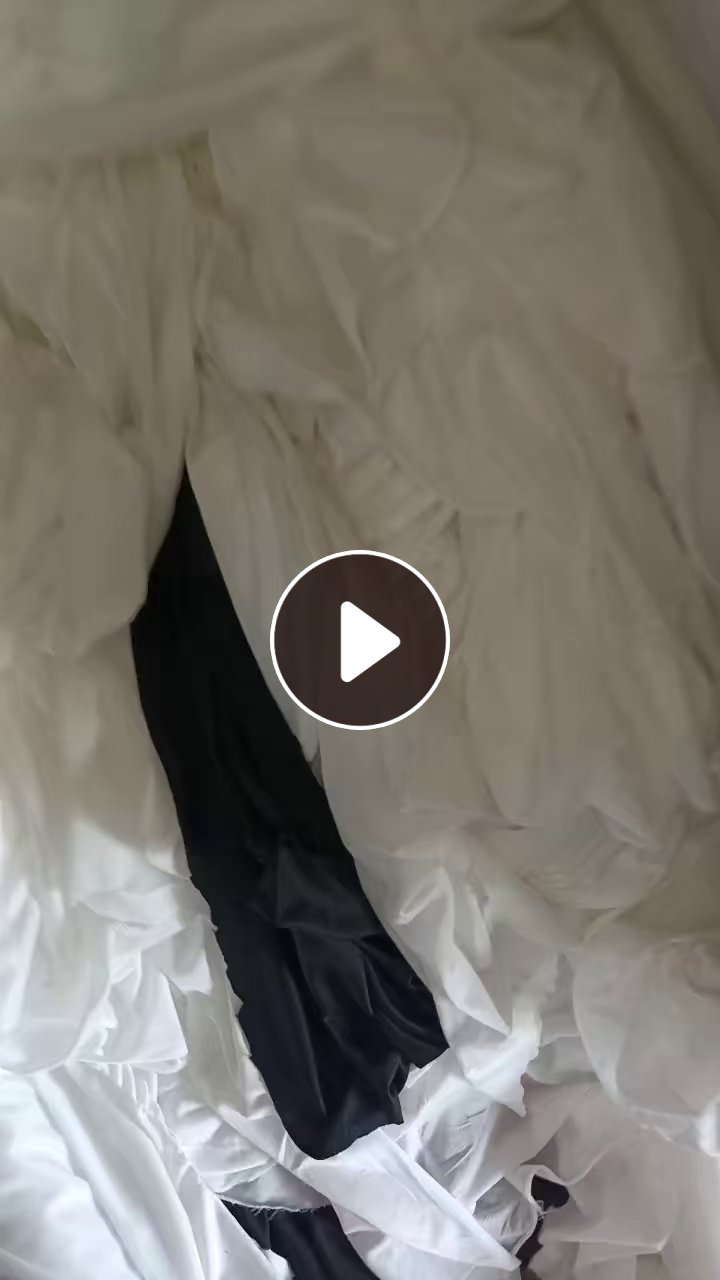 长期出售纯涤纶废布料，白色的和杂色的都有，现货9.6米一车，没有压包，在浙江绍兴