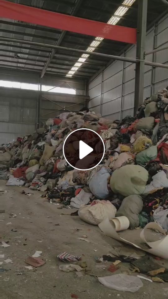 长期大量回收制衣厂、鞋厂、床垫厂、箱包厂、内衣厂边角料、汽车内饰边角料、工业垃圾打包料