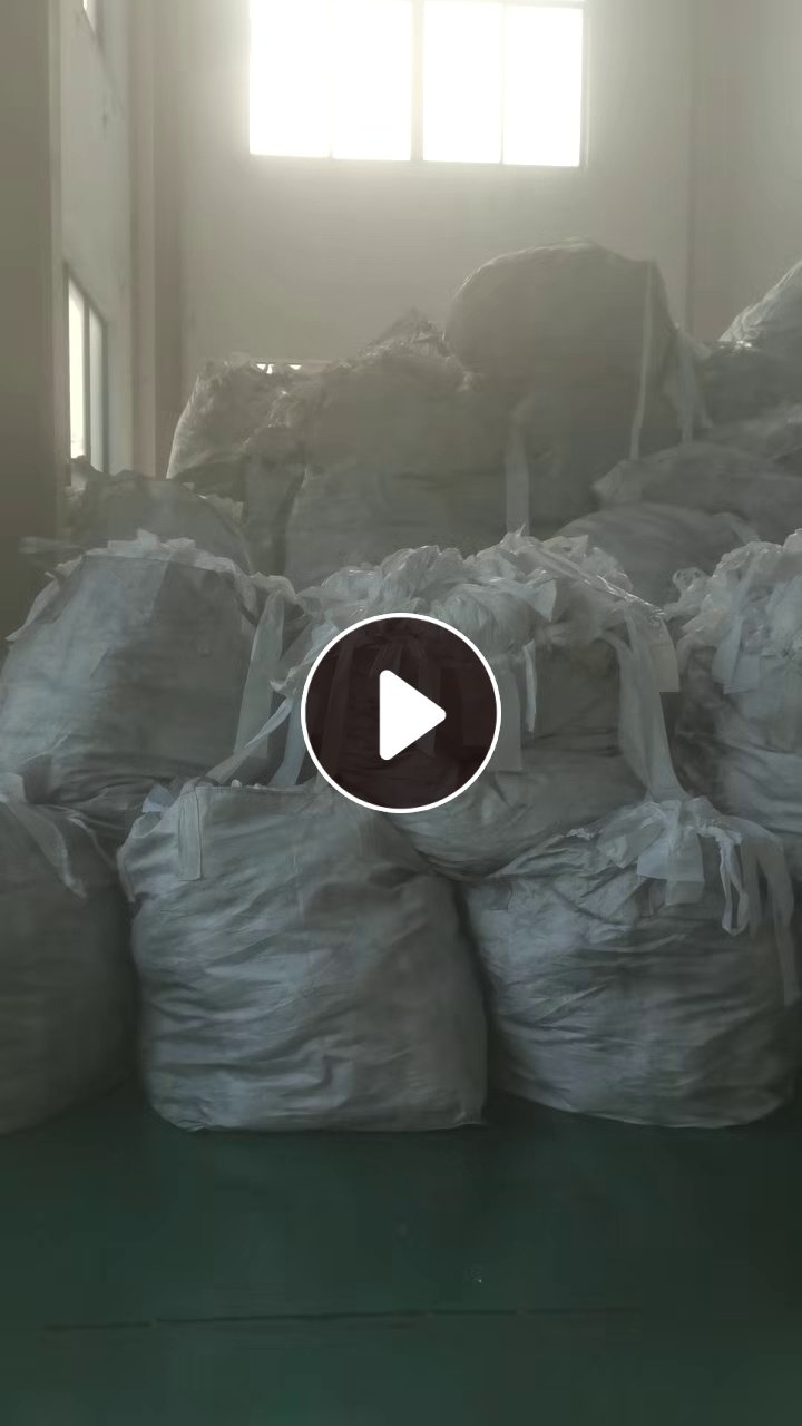 出售拆解下来的低压pe隔离膜，单面带涂层的，月供30吨左右