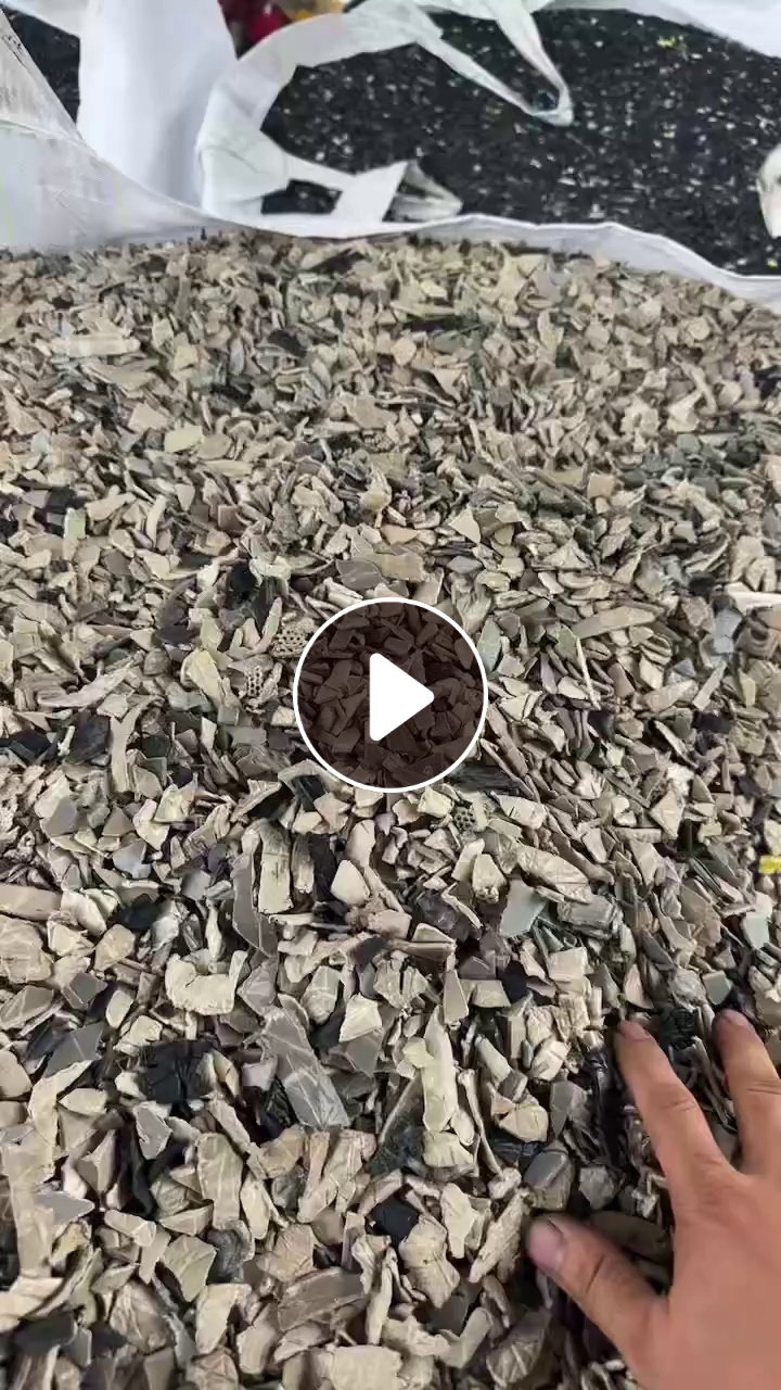 出售PP汽车内饰破碎料，现货15吨左右