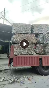 常年出售PET五色瓶砖，每天两吨左右