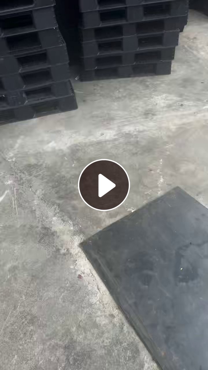 出售黑色PP托盘毛料，全漂，现货2挂车