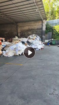 大量出售PVC人造革边角料，现货100多吨