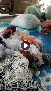 长期出售鞋厂下来的涤纶鞋带，废鞋带，现货四五吨，有白色跟杂色两种