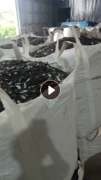 出售PP保险杠破碎料，未褪漆的，月供30多吨