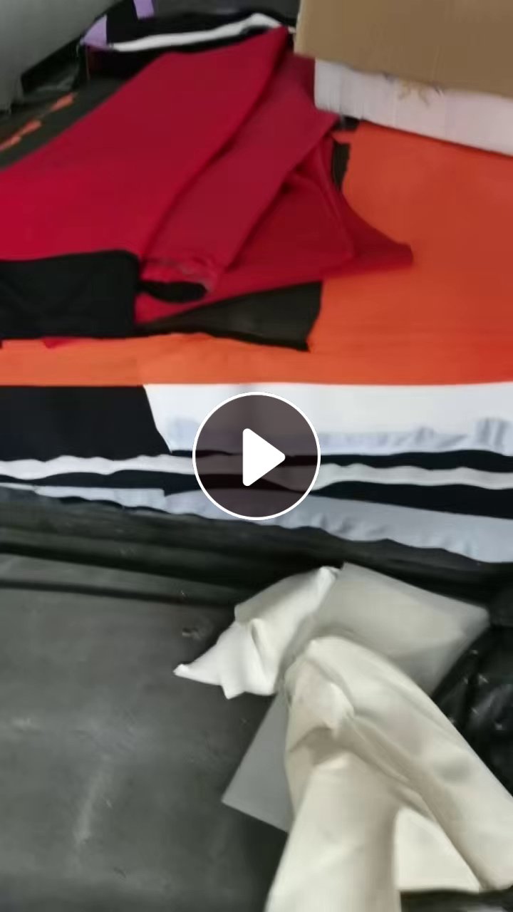 出售潜水服边角料，潜水服面料，库存潜水服，现货加起来十多吨