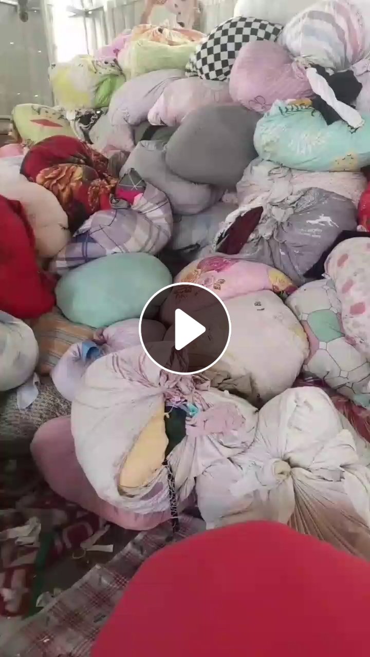 长期出售旧衣服分拣货，黑料月供20吨，大白十几吨，二白六七吨，绒睡衣等，厂在安徽阜阳