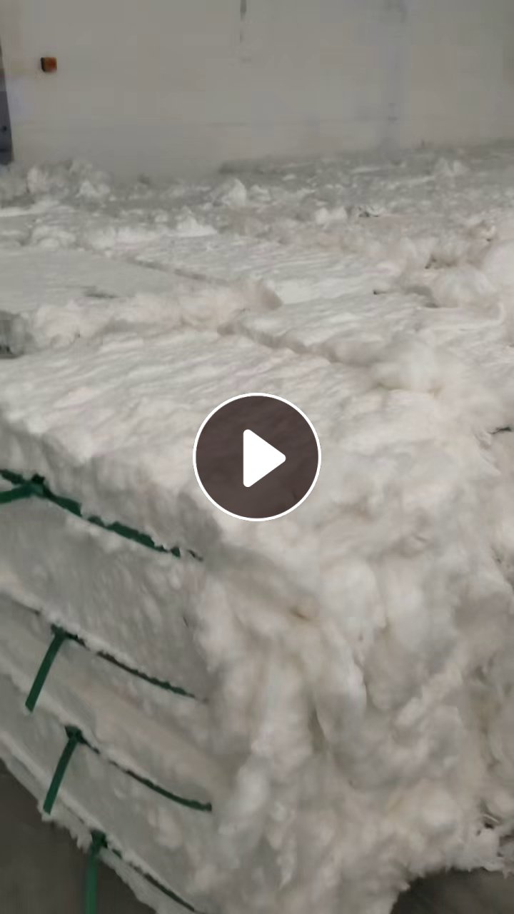 长期出售纺纱厂下来的废料，粘胶50天丝50的，纯天丝的，锦纶30粘胶70有弹力丝，扫地花