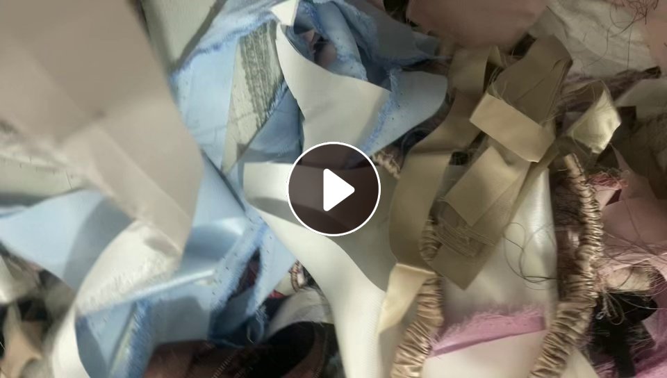 长期出售真丝边角料，做衣服裁下来的边角料，布边有带一点化纤的丝，其他都是纯蚕丝的