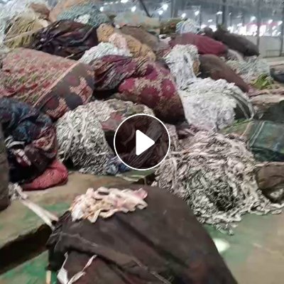 长期出售废布料，织布厂下来的，涤纶标签布，涤棉布，月供几十吨，在江苏宿迁