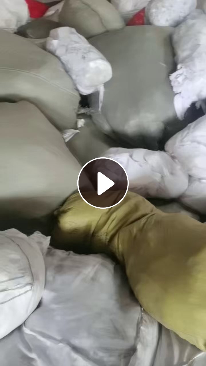 长期出售寿衣厂下来的废布，白色的纯棉的、化纤的、涤棉的都有，可开花用，月供30吨
