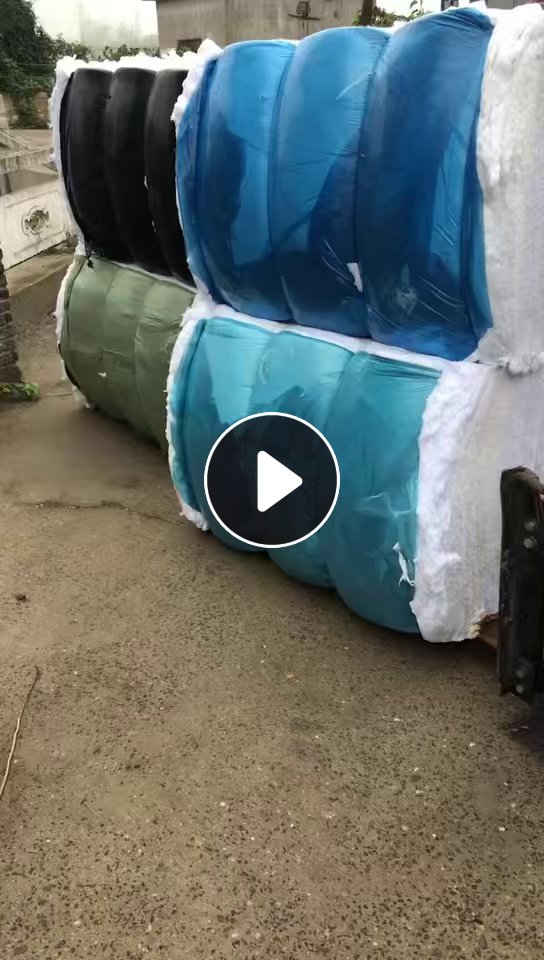 长期大量出售一次性拖鞋开的小白棉，化纤棉，适合做土工布，针刺棉，毛毡等，现货一百多吨，货在江苏扬州