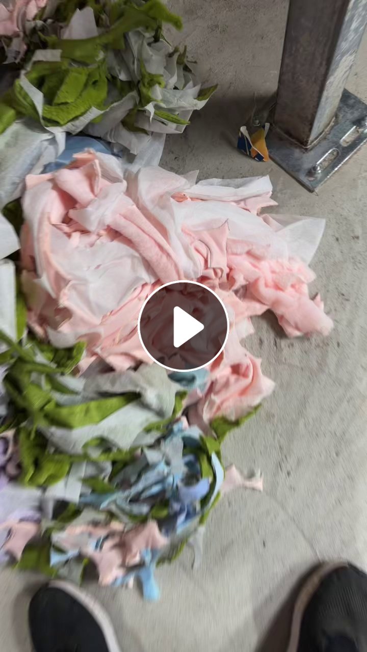 长期出售涤纶废布，复合了一层无纺布，毛绒玩具下脚料，现货够9.6米一车