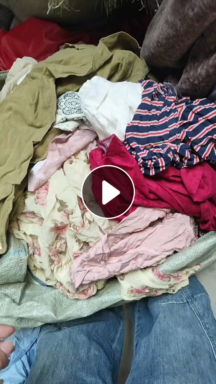 出售桑蚕丝旧衣服，蚕丝含量90左右，现货有三四百件，货在江西抚州