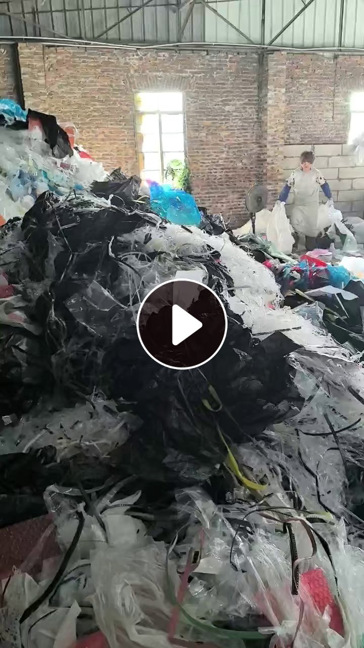 长期出售电子厂下来的工业垃圾，燃烧料，黑料，散装的，现货百来吨