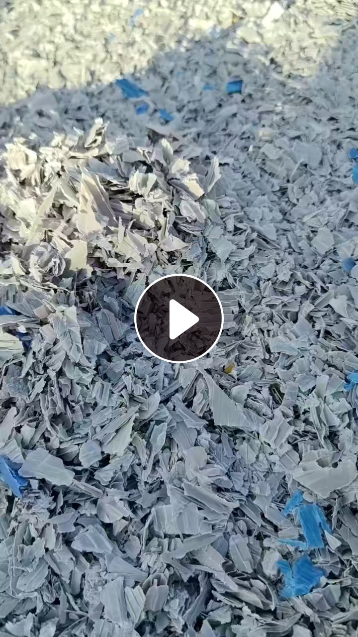 常年出售灰色PP空心板破碎料，半漂沉