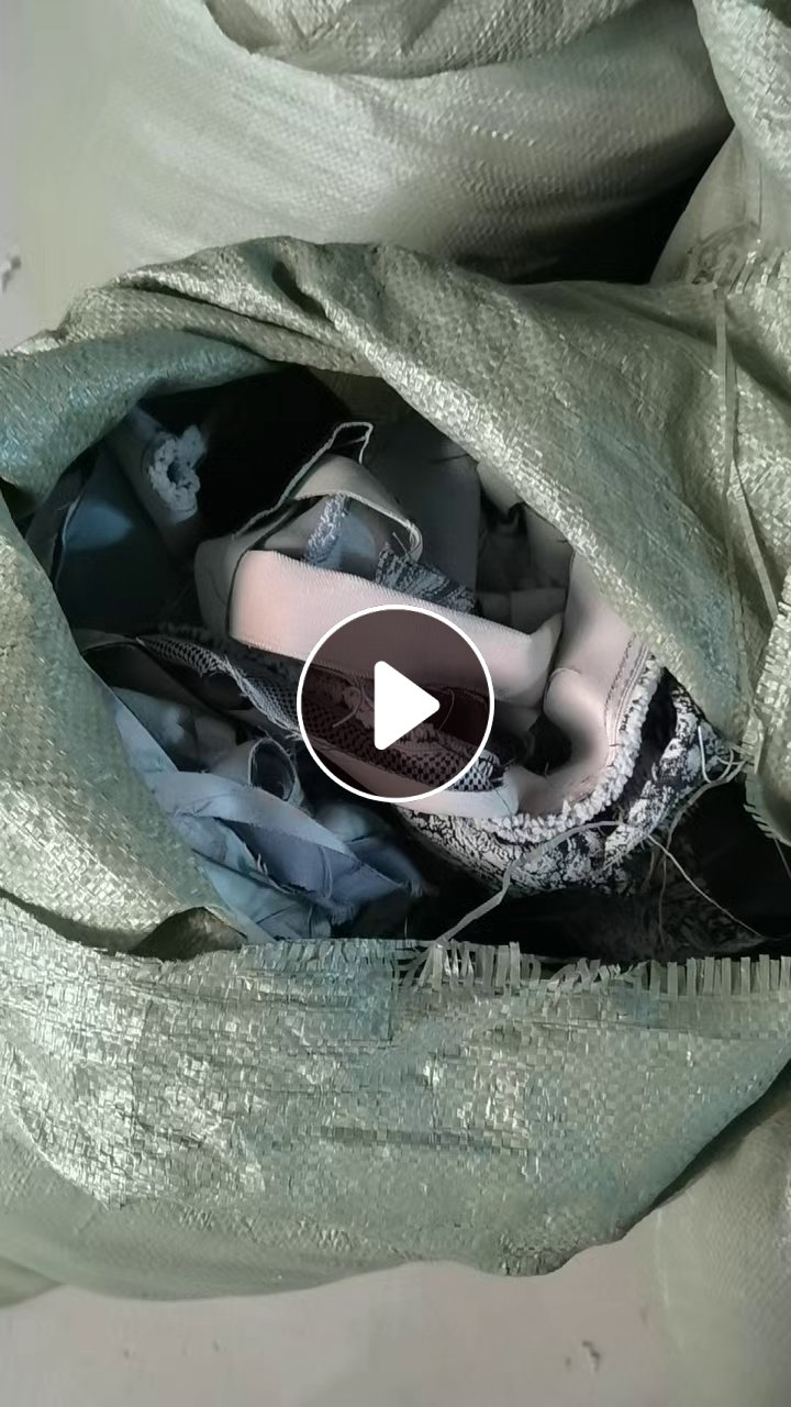 长期出售涤纶窗帘布，涤纶造粒布，窗帘布料，每个月有50吨