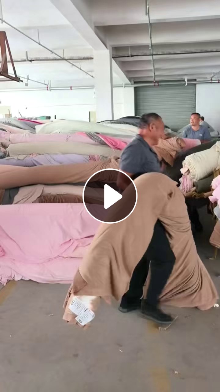 长期出售库存布，库存绒布，牛奶绒等，厂在江苏苏州常熟