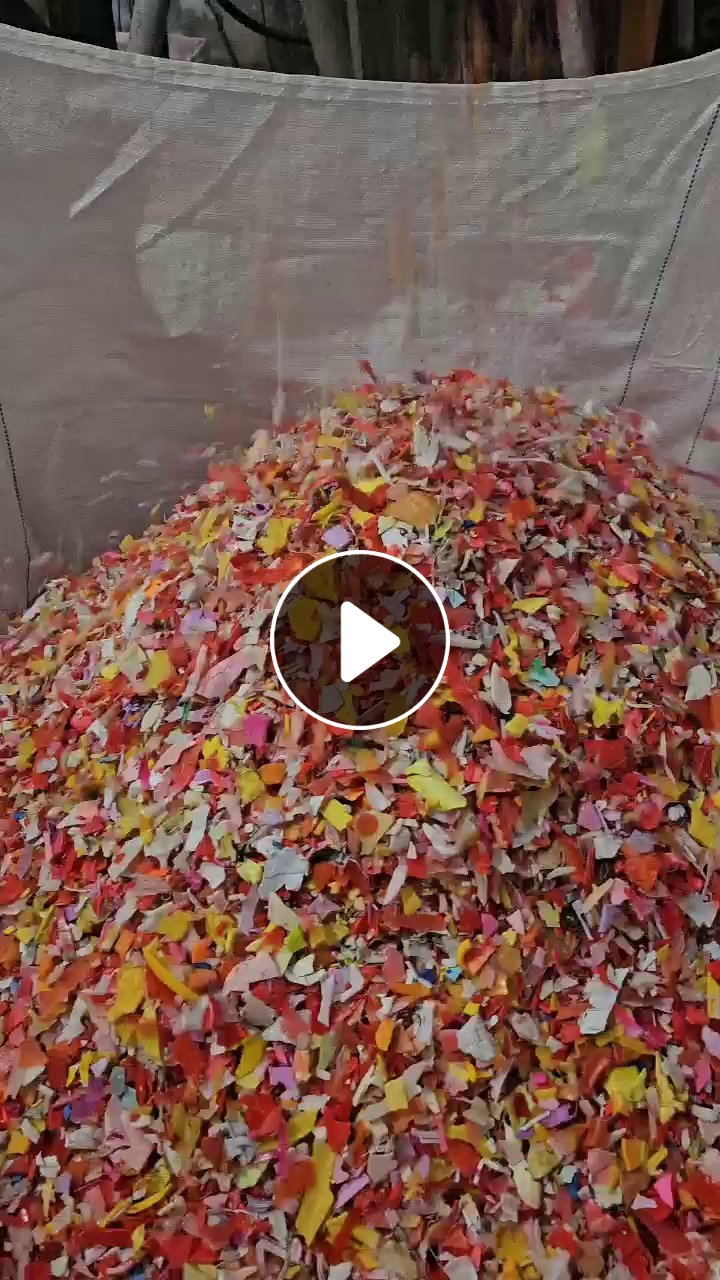 出售分色丙破碎料，红黄、蓝绿，也有纯色的，月供300吨