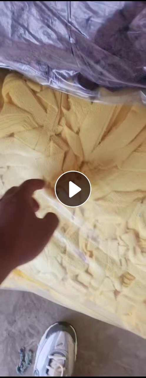 长期出售窗帘废布，毛巾废布，涤纶废布，涤锦废布，都有分拣，月供30吨，浙江绍兴跟江苏江阴都有厂