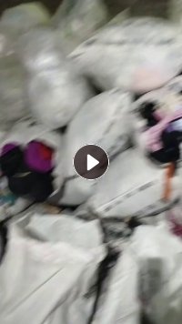 长期出售涤纶废布，锦纶白烟布，锦纶废布现货加起来够9.6米一车