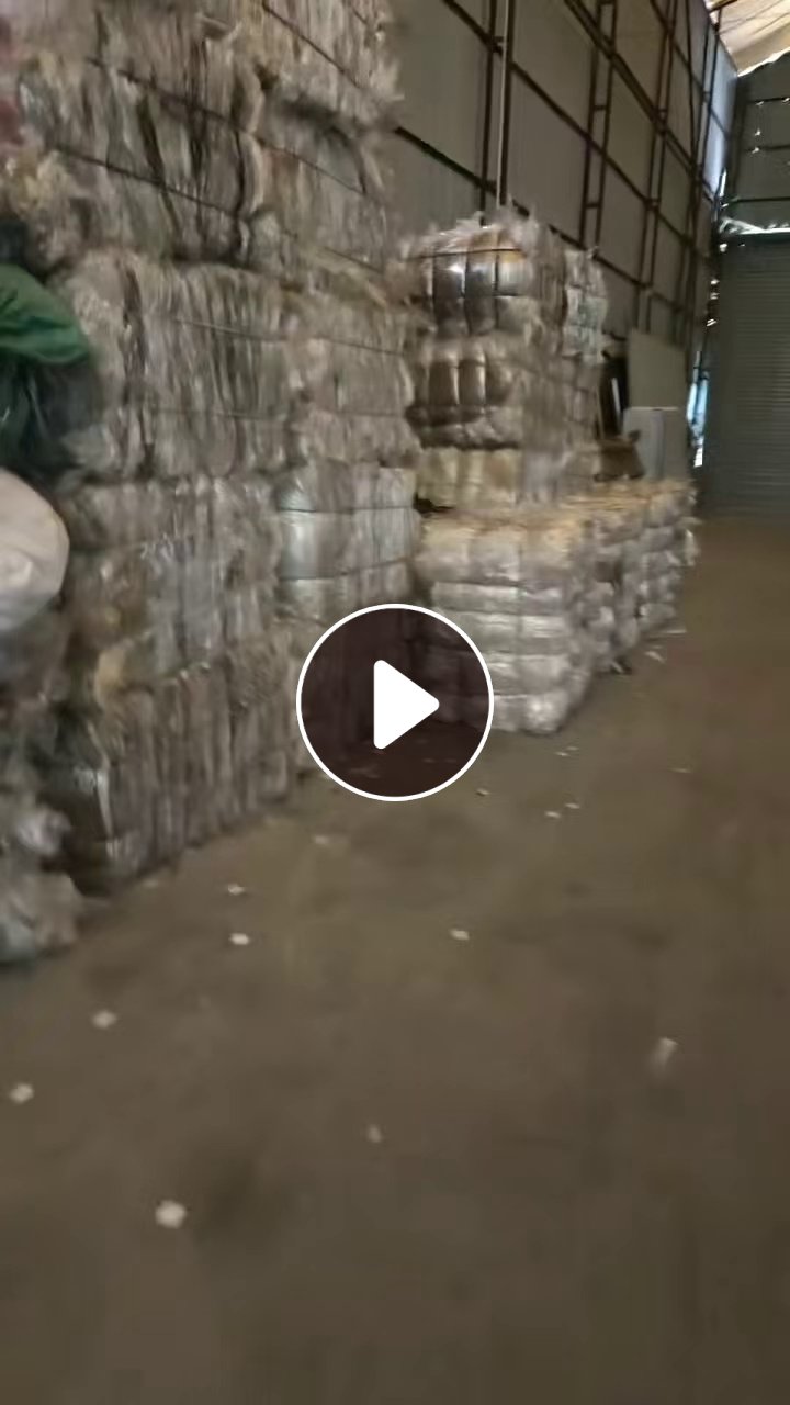 大量出售服装厂下来PET胶水膜废料，现货2挂车