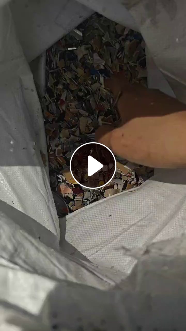 出售ABS破碎料，冲击没测过，水洗去铁的，电动车和摩托车破碎的，现货10来吨