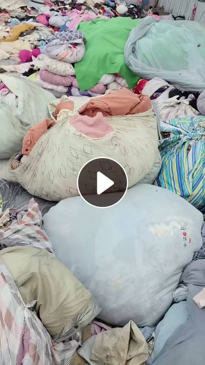 出售旧衣服二白，白料，开花料，现货有9.6米一车，货在河北涿州