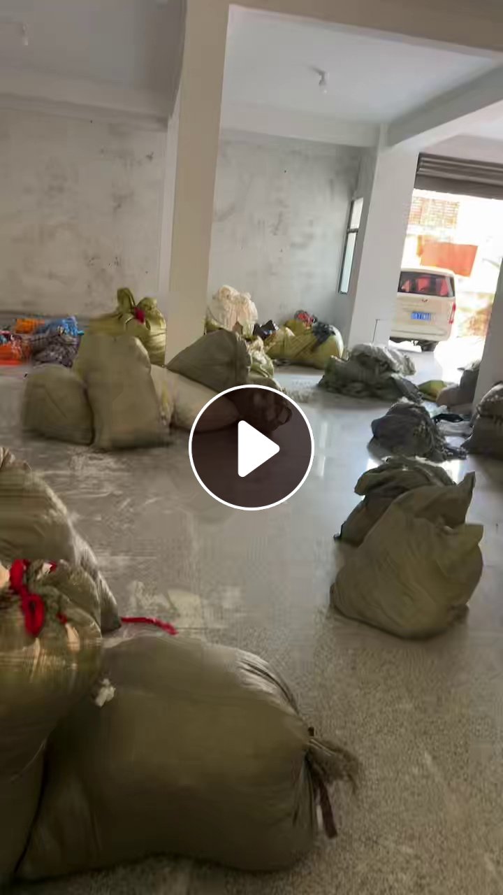 长期大量出售各种废布料，拉丝料，开花料，牛仔废布料等，货在安徽安庆