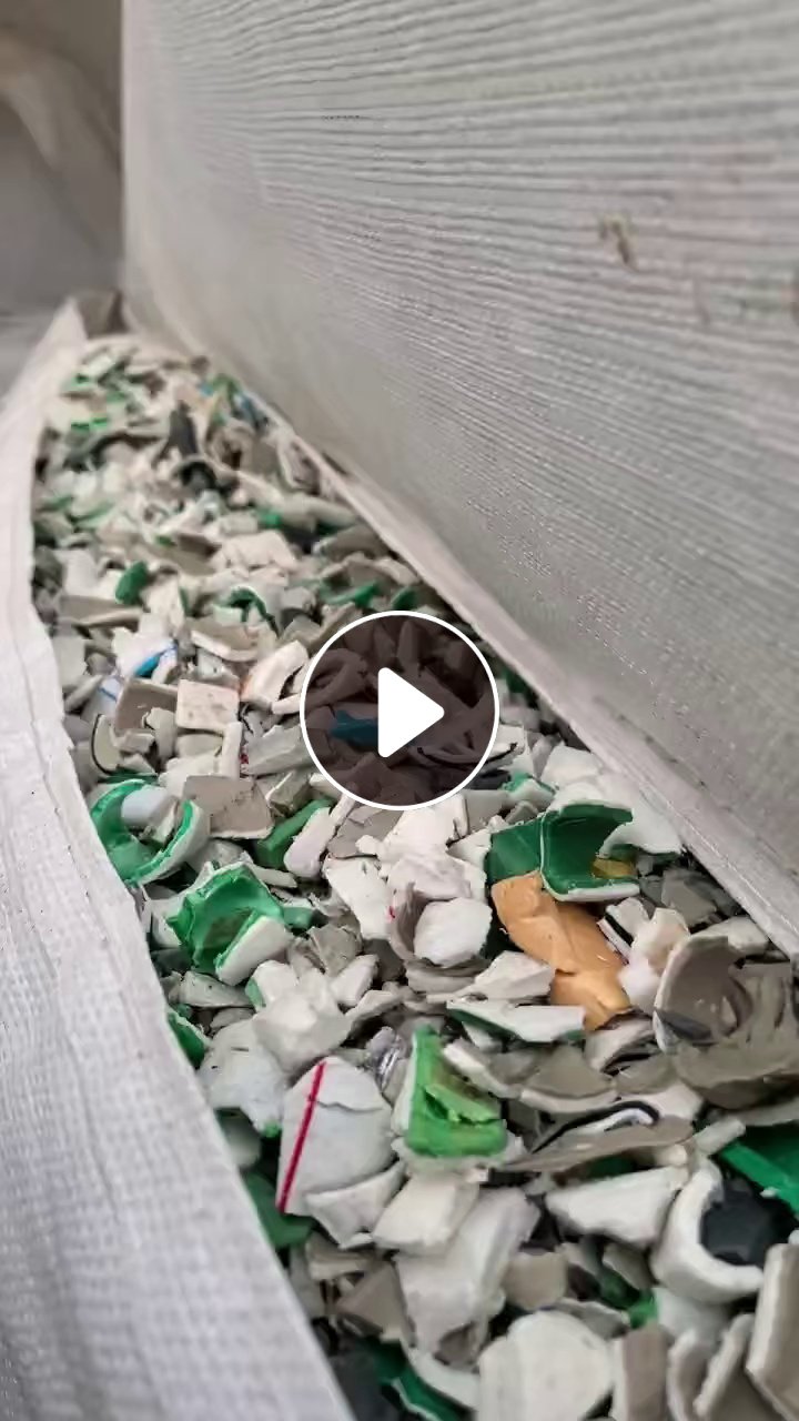 出售ppr管破碎料，有花色也有一级白的，月供200吨