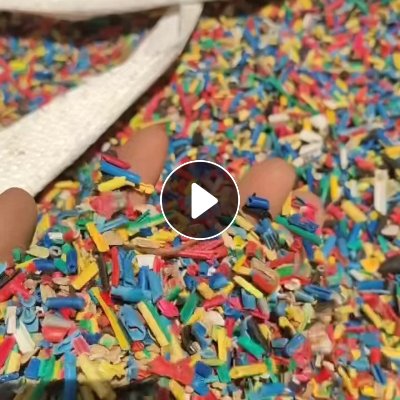 出售PVC平方线皮破碎料，现货17/18吨