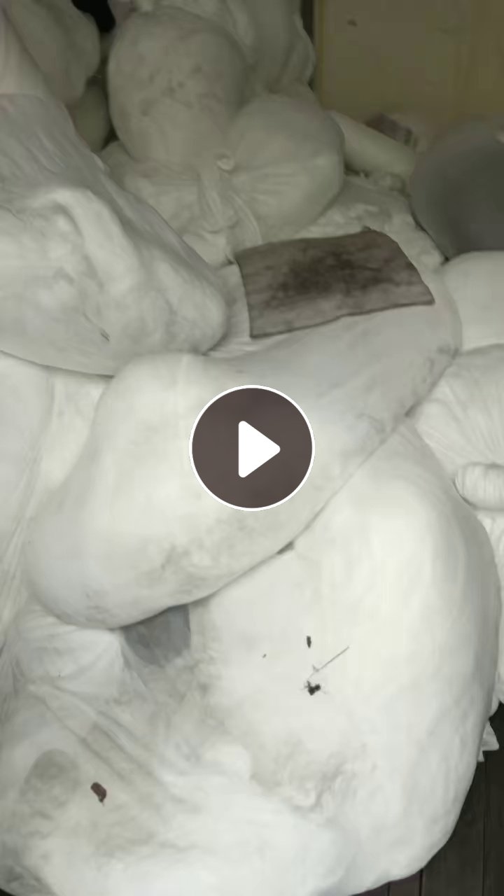 长期出售白色的涤纶布块，涤纶布头，涤纶废布，有整卷的也有散的，月供5吨