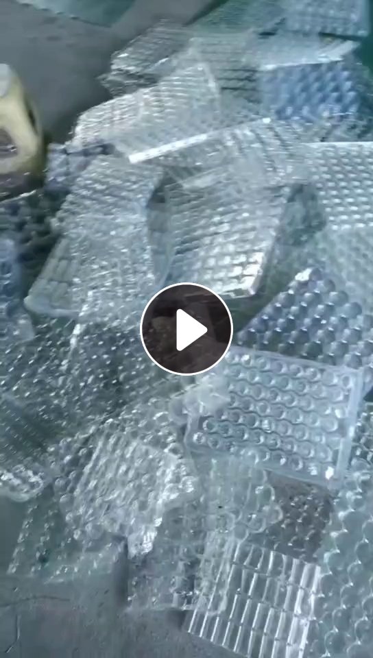 出售PET吸塑盒毛料，无字无标，有一点PVC吸塑盒，现货2吨多，散货