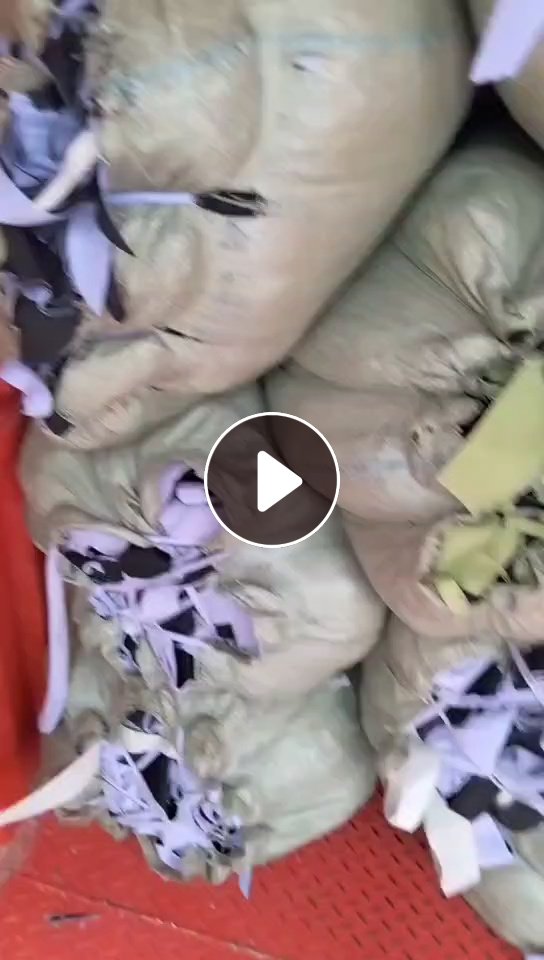 长期出售锦纶复合布，锦纶废布，锦纶废布复合一层毛布