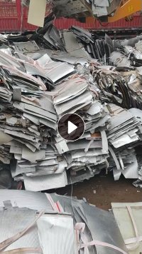 出售一系废铝皮，月供1500吨，13米半挂车装34吨左右