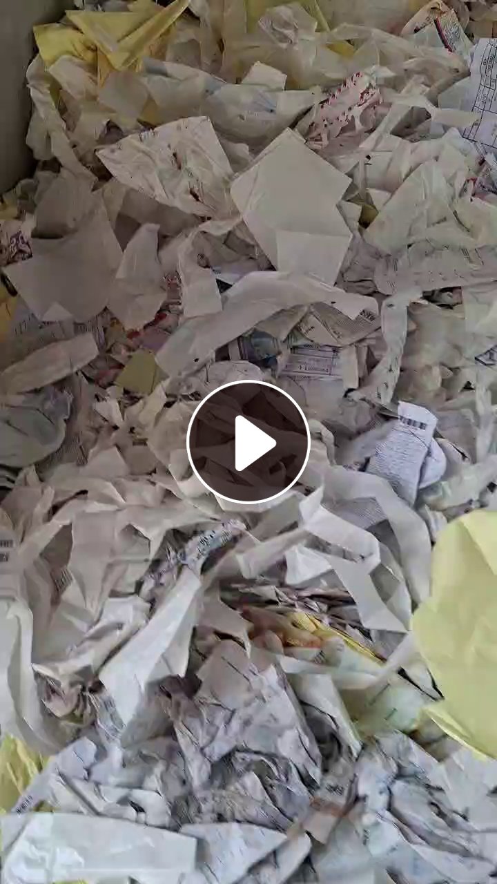 长期出售杂色纸压包料，有书纸、报纸、硅油纸、淋膜纸等混在一起